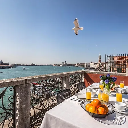 Ca' Del Santo Canal View And Terrace Venedig